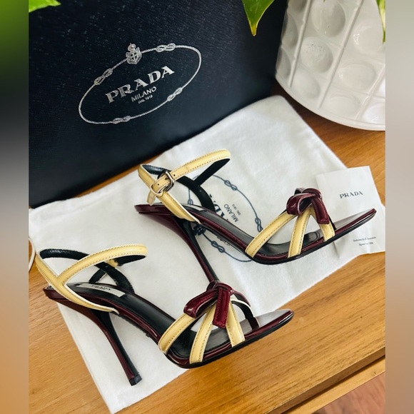 NEW Prada Women's Avorio & Amarena Calzature Donna Heels w/ Bow Size 37.5 or 7.5 - Picture 10 of 10